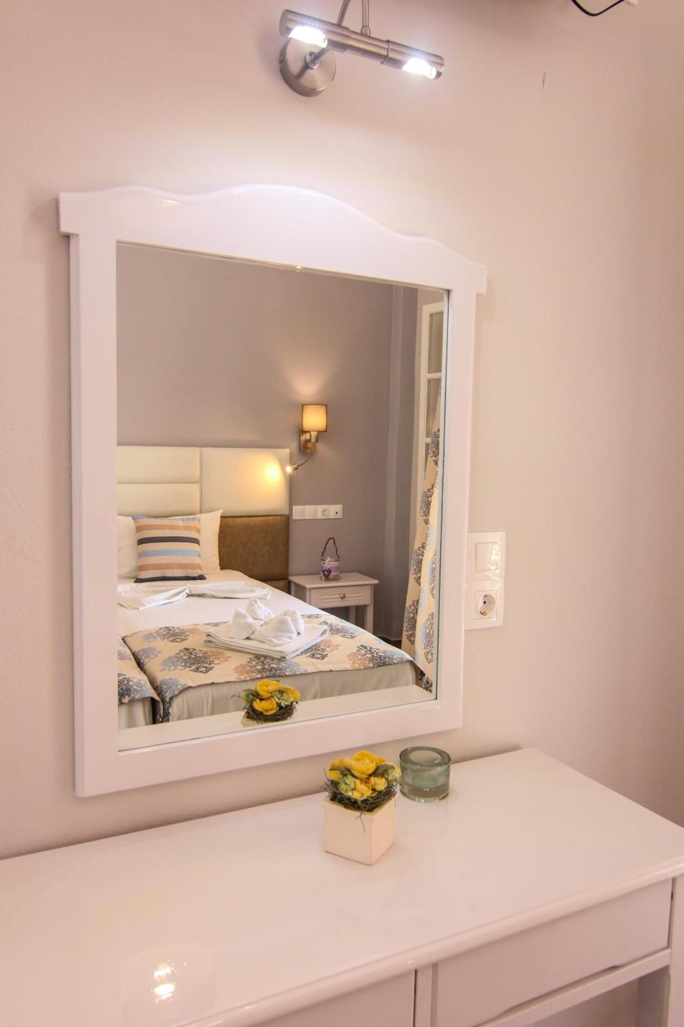 Frosso Apartments Kalami Bay Esterno foto